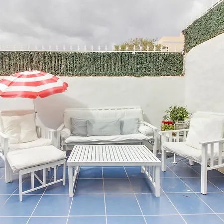 Apartamento La Marina شقة *